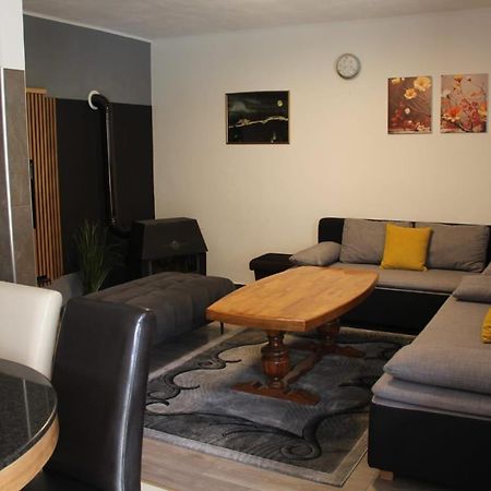 Apartman Lilium Книн Екстериор снимка