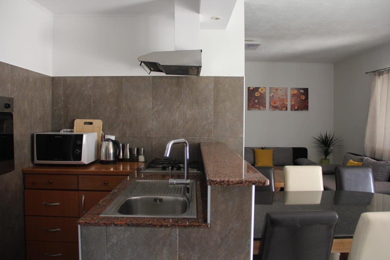 Apartman Lilium Книн Екстериор снимка