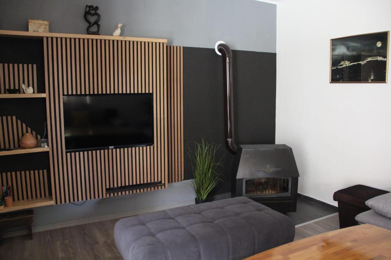 Apartman Lilium Книн Екстериор снимка